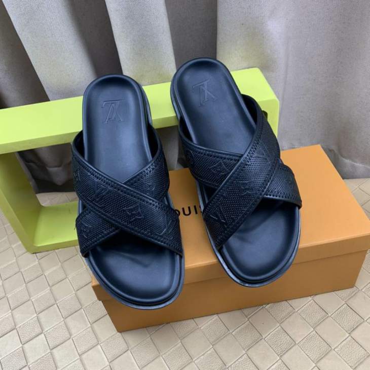 Picture of Louis Vuitton Slippers _SKULVsz38-45jc2h04061049